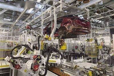日系集体反扑电动车 日产未来5年将投2万亿日元